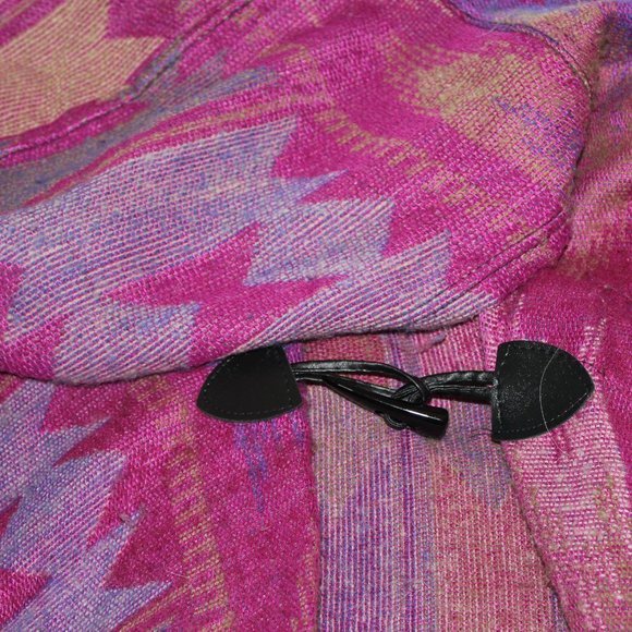 Aztec Cape - Picture 2 of 4